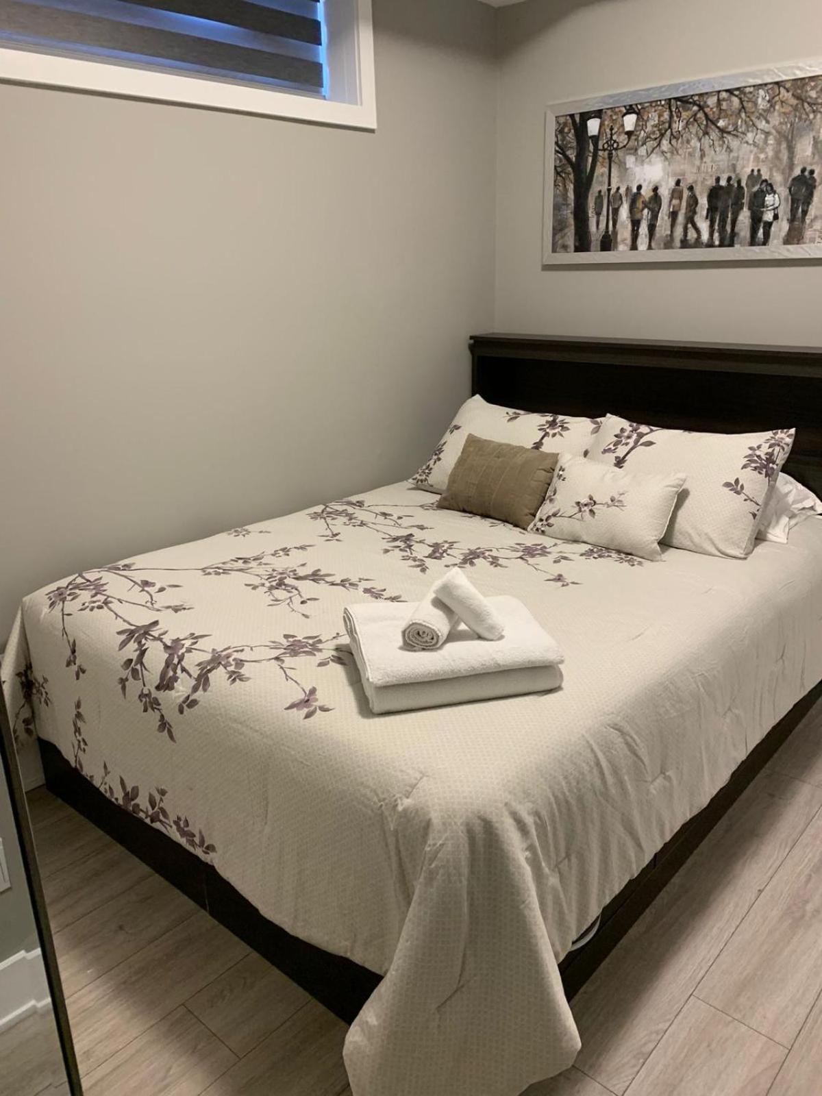 Niagara Getaway Across Fallsview מראה חיצוני תמונה