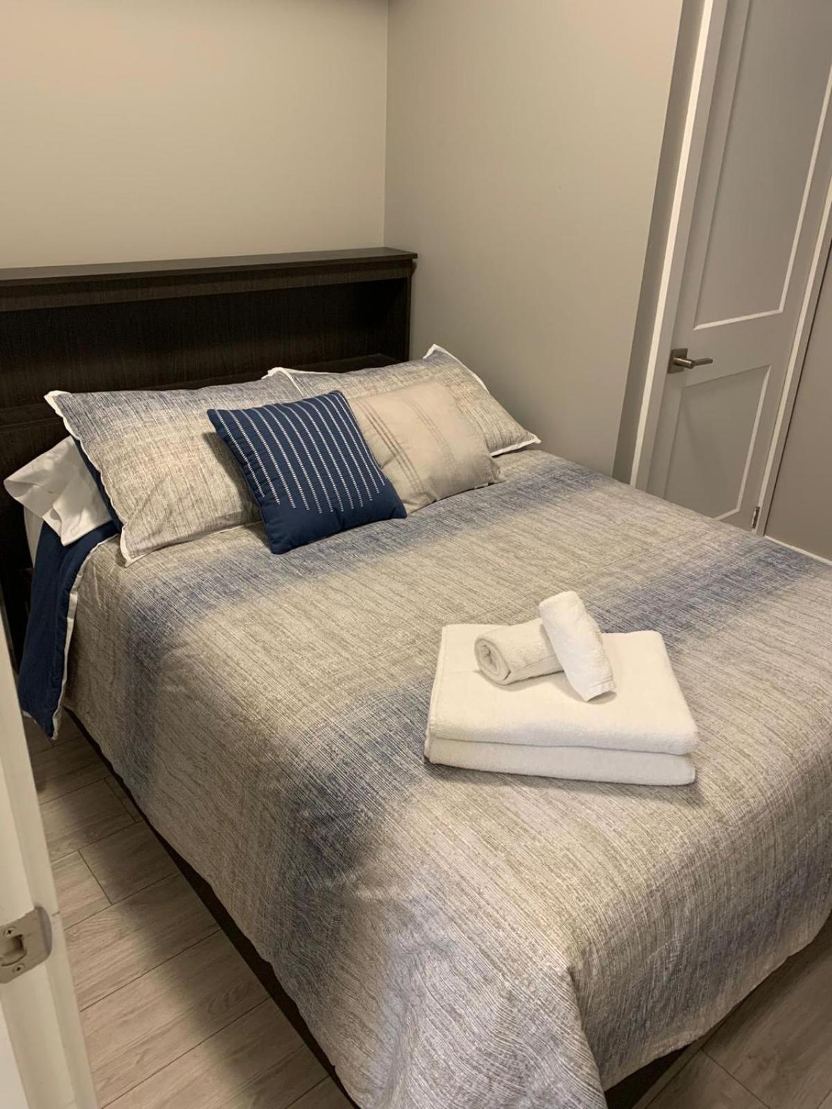 Niagara Getaway Across Fallsview מראה חיצוני תמונה