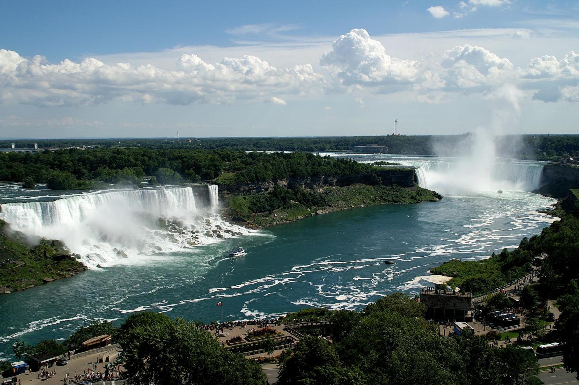 Niagara Getaway Across Fallsview מראה חיצוני תמונה